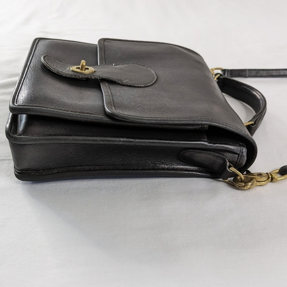 VTG Coach Station Bag Black Leather Crossbody Purse - Picture 3 of 14